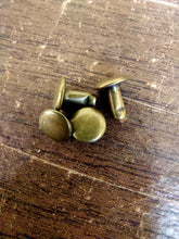 Load image into Gallery viewer, Spare Rivets & Chigaco Screws