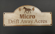 Load image into Gallery viewer, Wooden Horse Stall Plate - Custom engraving - Choose from multiple designs