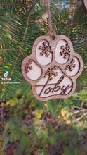 Load and play video in Gallery viewer, Christmas Ornaments - Dog - Customizable - Paw Shape
